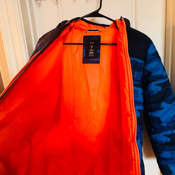 Under Armour Big Boys Magnus ColdGear® Puffer Camo-Print Hooded Jacket - Picture 6 of 7